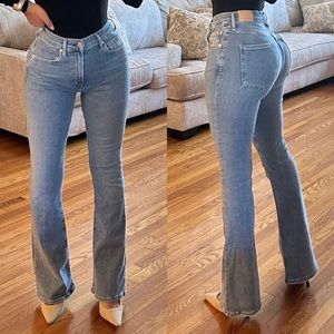 Stunning ultra lifting stretchy Lilah High Rise Bootcut
Citizens Of Humanity😍